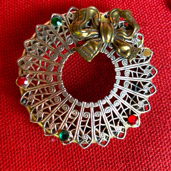 Vintage Holiday/Christmas Brooches- Set of 4 - Picture 2 of 6